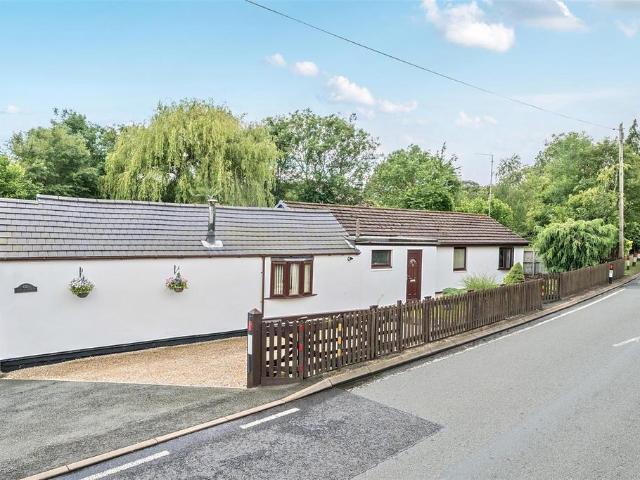 Bungalow for sale in Marchwiel, Eyton