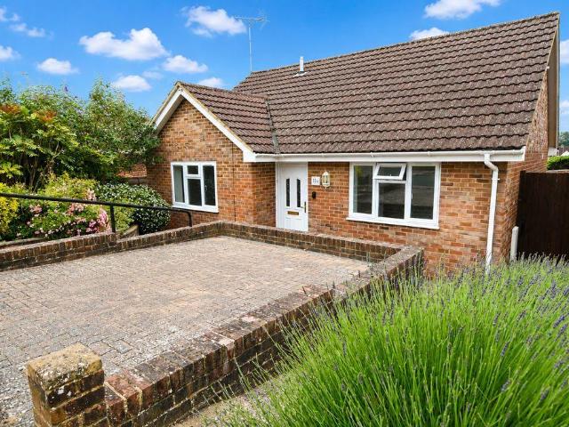 Bungalow for sale in Midway, Kent