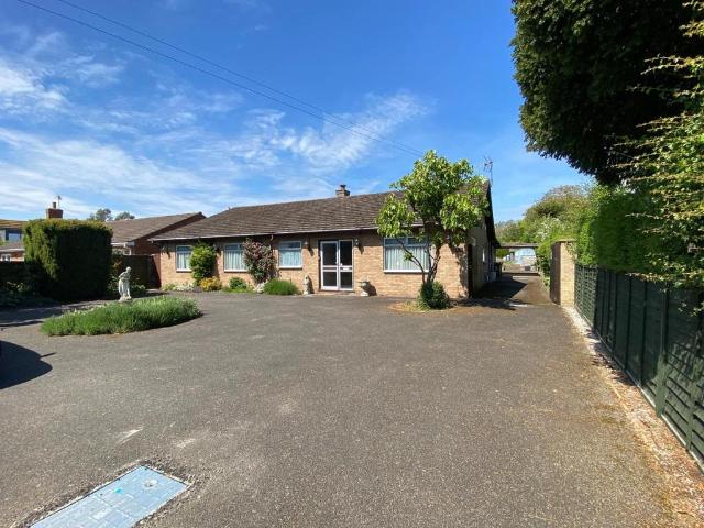 Bungalow for sale in Highfields Caldecote, Arrington