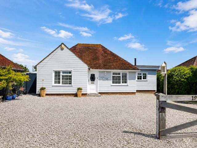 Bungalow for sale in Littlecote, West Sussex