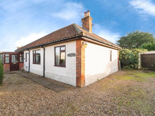 Bungalow for sale in Comers, Norfolk