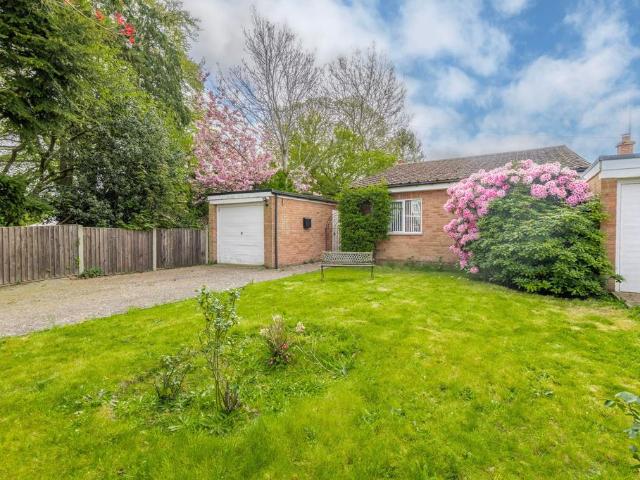 Bungalow for sale in Clippesby, Stokesby