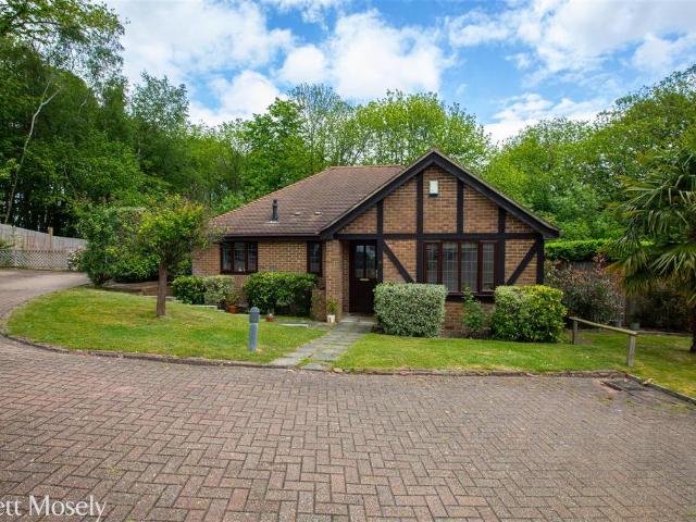 Bungalow for sale in Sevenoaks, The Butts