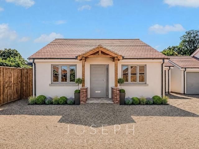 Bungalow for sale in Bedingfield, Suffolk