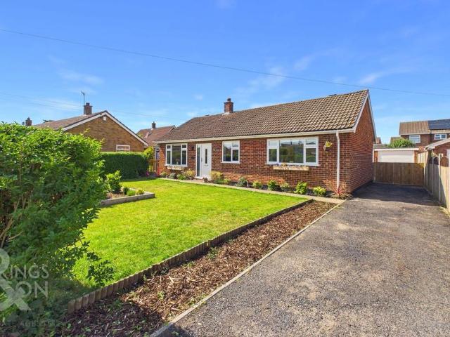 Bungalow for sale in Besthorpe, East Tuddenham