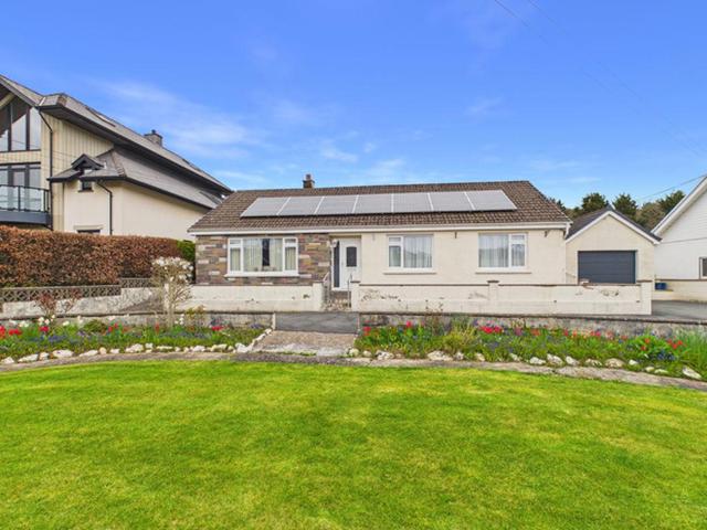 Bungalow for sale in Bronwydd, Wales