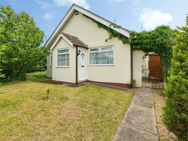 Bungalow for sale in Belton with Browston, Stokesby