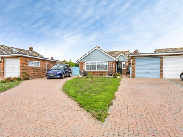 Bungalow for sale in Rose Green, Arun