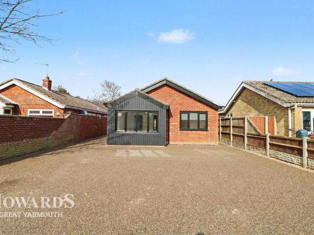 Bungalow for sale in Stokesby, Norfolk