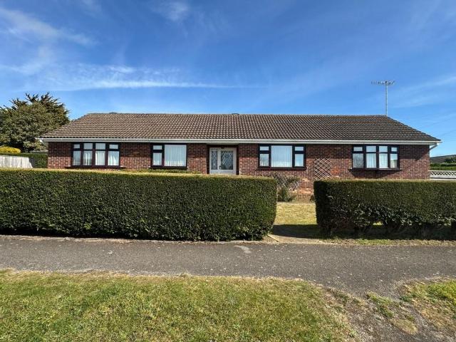 Bungalow for sale in Peacehaven, Iford