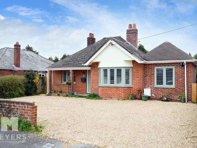 Bungalow for sale in Ringwood, Ashurst Bridge
