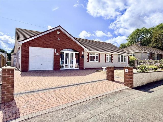 Bungalow for sale in Mount Wise