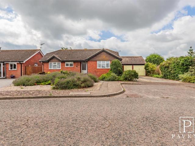 Bungalow for sale in Frinton and Walton, Dale Hill