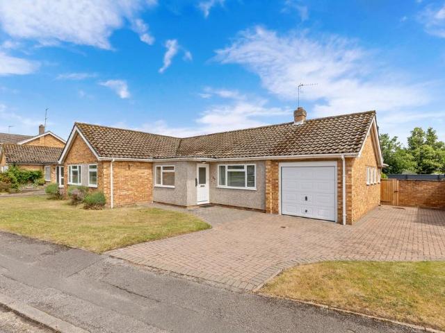 Bungalow for sale in Chepping Wycombe, Loudwater