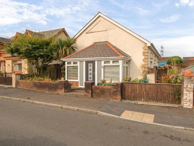 Bungalow for sale in Seaside, Llanelli
