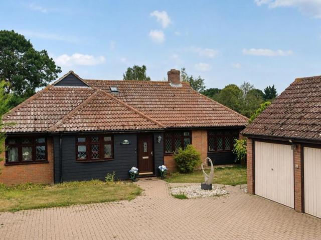Bungalow for sale in North Fambridge, Maldon