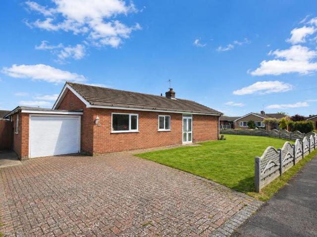Bungalow for sale in Long Bennington, South Kesteven