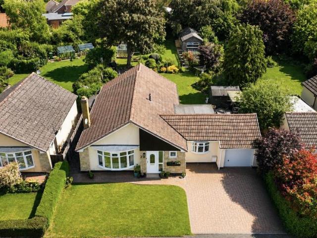 Bungalow for sale in Bangor Is-y-coed, Wrexham