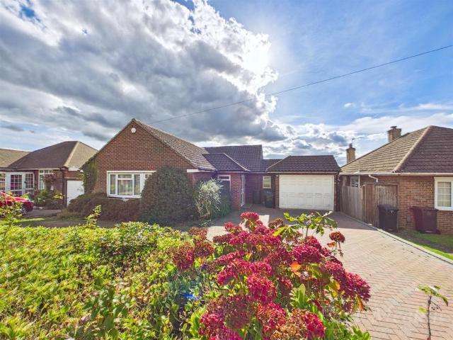 Bungalow for sale in London Borough of Croydon, Sanderstead