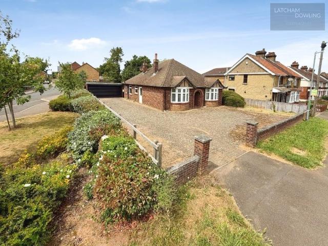 Bungalow for sale in Potton, Bedfordshire