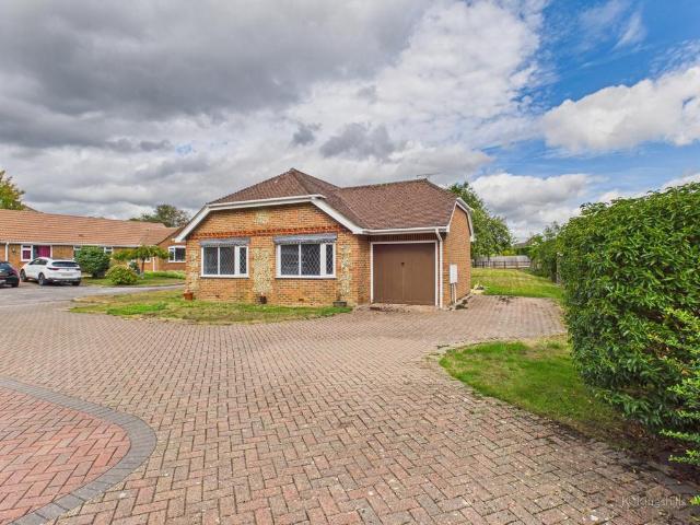 Bungalow for sale in Buckinghamshire
