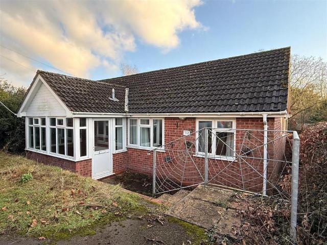 Bungalow for sale in Pencombe with Grendon Warren