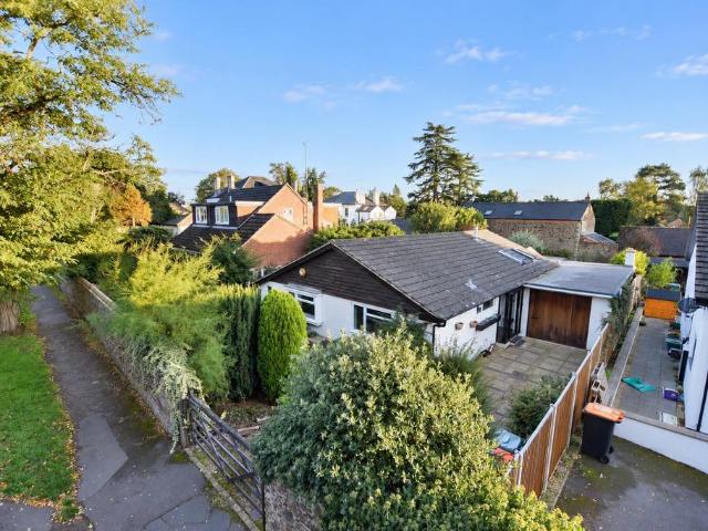 Bungalow for sale in Leighton-Linslade, Leighton Buzzard
