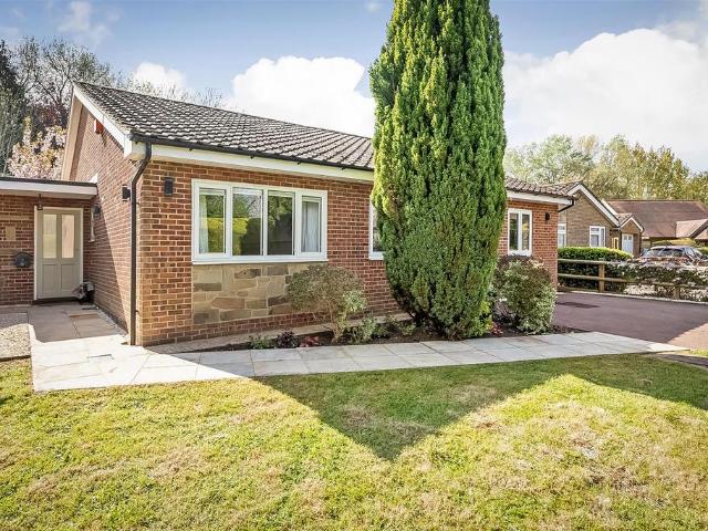 Bungalow for sale in London Borough of Croydon, Greater London