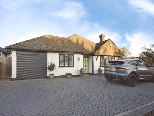 Bungalow for sale in Millmead, Acol