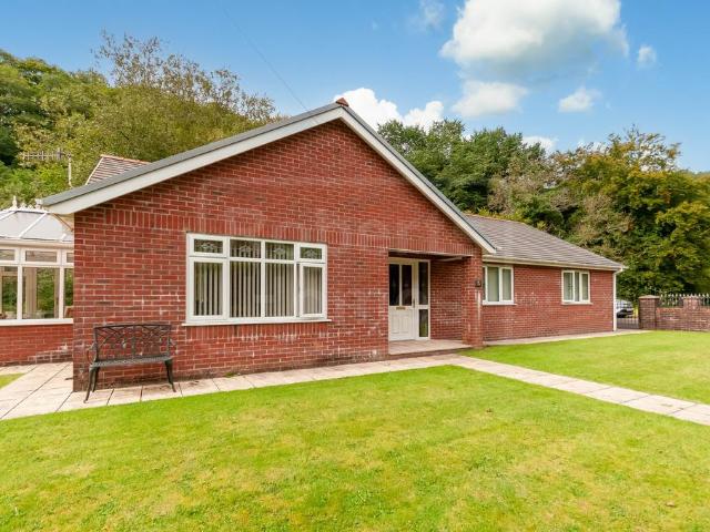 Bungalow for sale in Cwmgiedd, Ystradgynlais