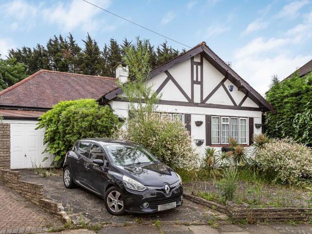 Bungalow for sale in East Barnet, Greater London
