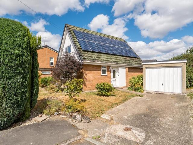 Bungalow for sale in Rhosywaun, Chirk