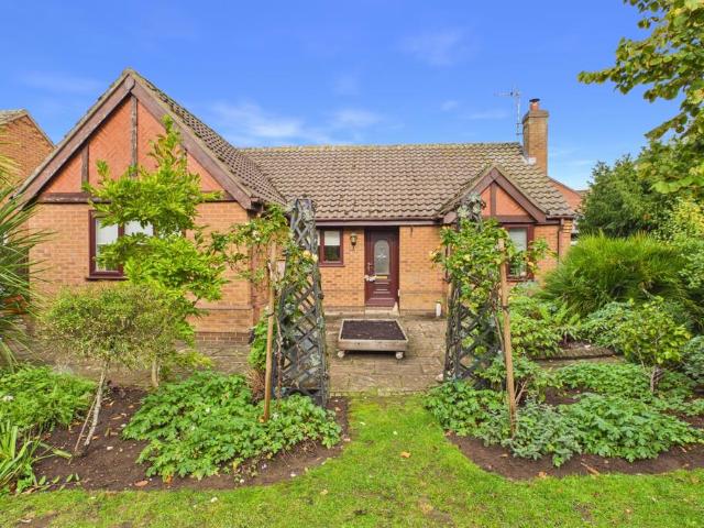 Bungalow for sale in Crossgate, South Holland