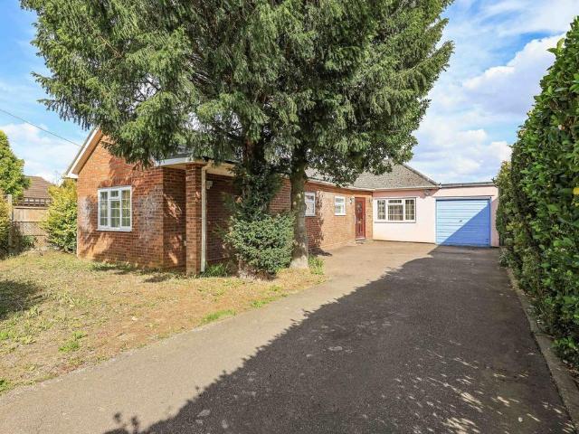 Bungalow for sale in Huntingdon, Cambridgeshire