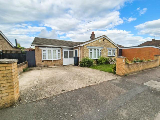 Bungalow for sale in Tithe Farm, Houghton Regis