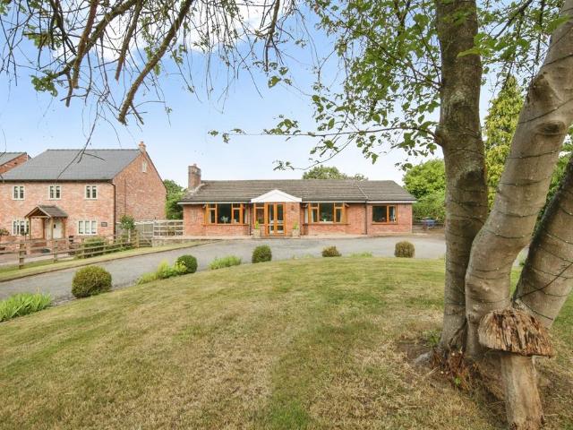 Bungalow for sale in Wroxall, Green Close
