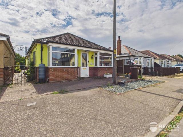 Bungalow for sale in Little Oakley, Dale Hill