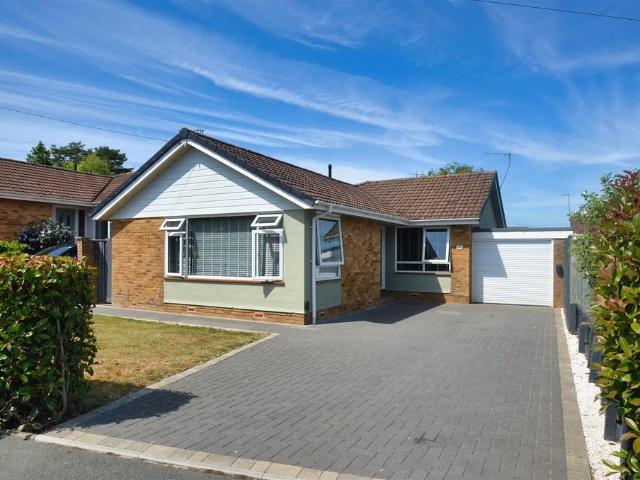 Bungalow for sale in Binstead, Ryde