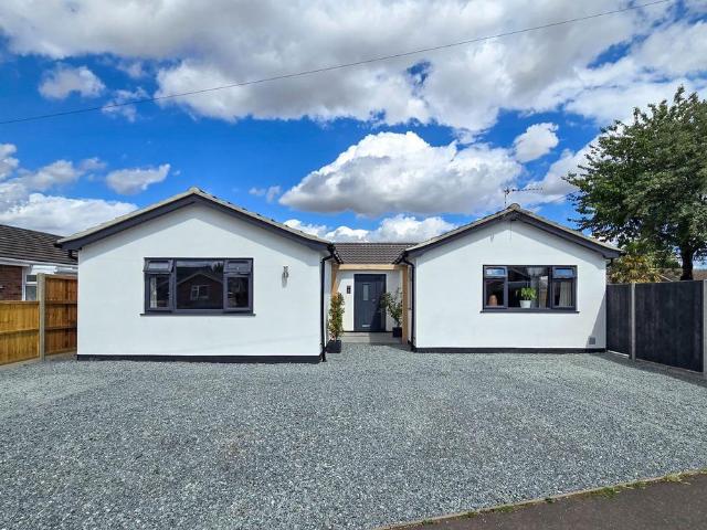 Bungalow for sale in Besthorpe, East Tuddenham