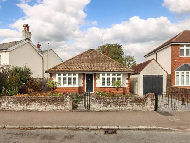 Bungalow for sale in Tring, Dacorum