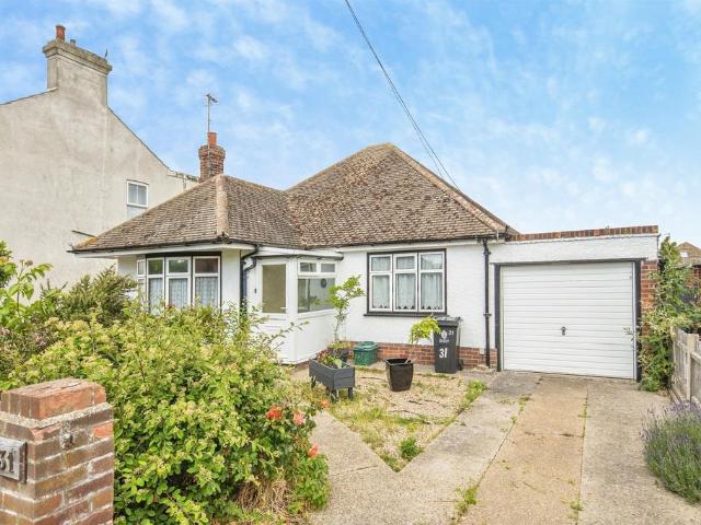 Bungalow for sale in Holland-on-Sea, Dale Hill