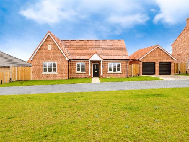 Bungalow for sale in Eastbridge, Suffolk