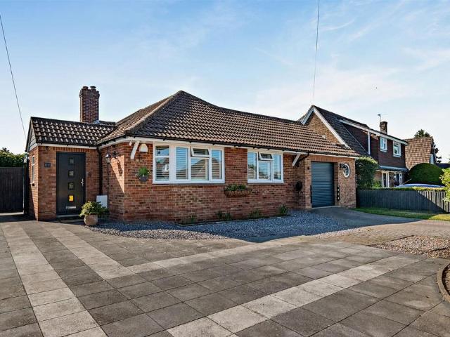 Bungalow for sale in Midway, Kent