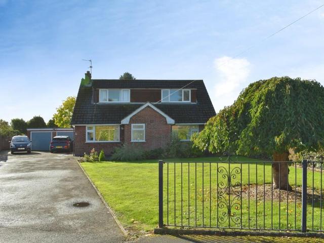 Bungalow for sale in Farndon, Newark and Sherwood