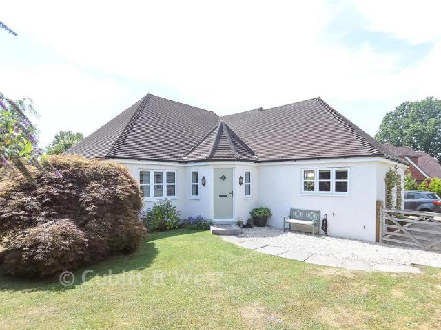 Bungalow for sale in Hillview, Surrey