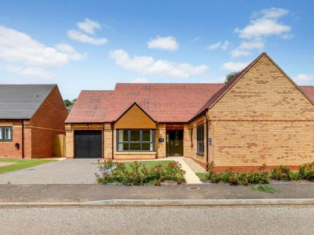 Bungalow for sale in Potters Corner, East Midlands