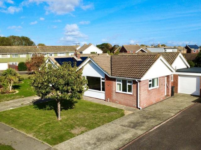 Bungalow for sale in Rose Green, Arun