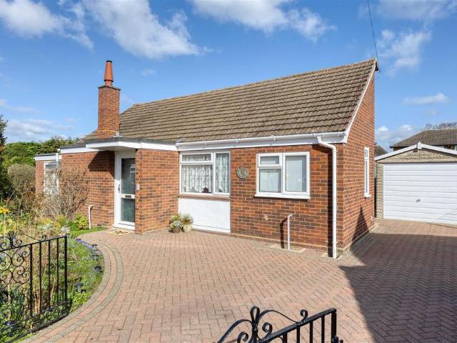 Bungalow for sale in Stotfold, Bedfordshire