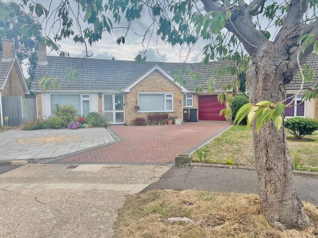 Bungalow for sale in Middlecroft, Hampshire