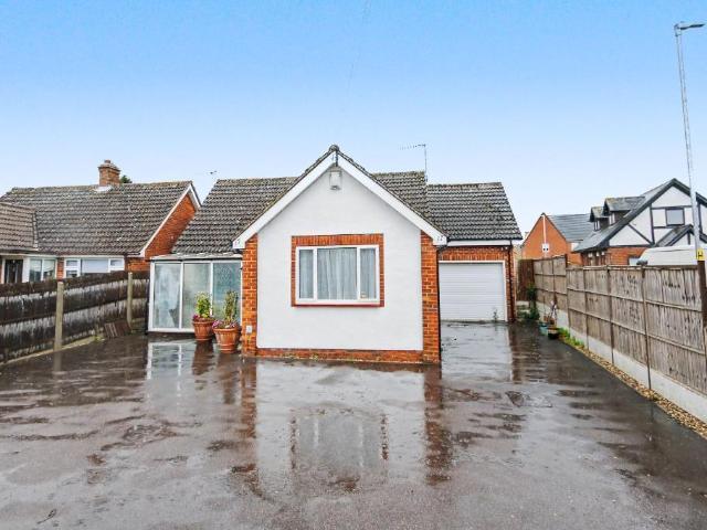 Bungalow for sale in Shefford, Bedfordshire